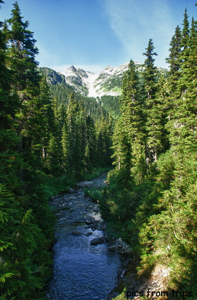 creek and mountains2011d24c320_HDR.jpg